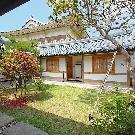 Sarangnamoo Hanok Guesthouse Jeonju Extérieur photo