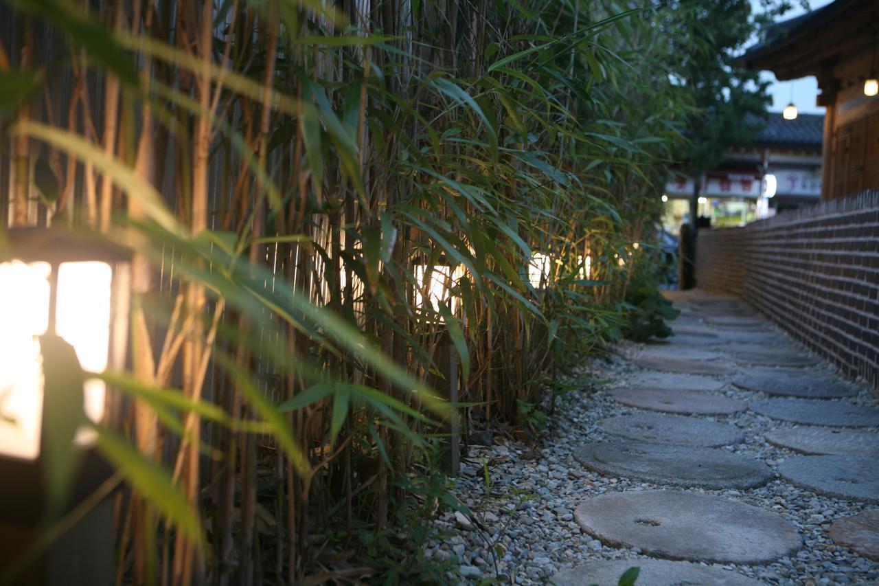 Sarangnamoo Hanok Guesthouse Jeonju Extérieur photo