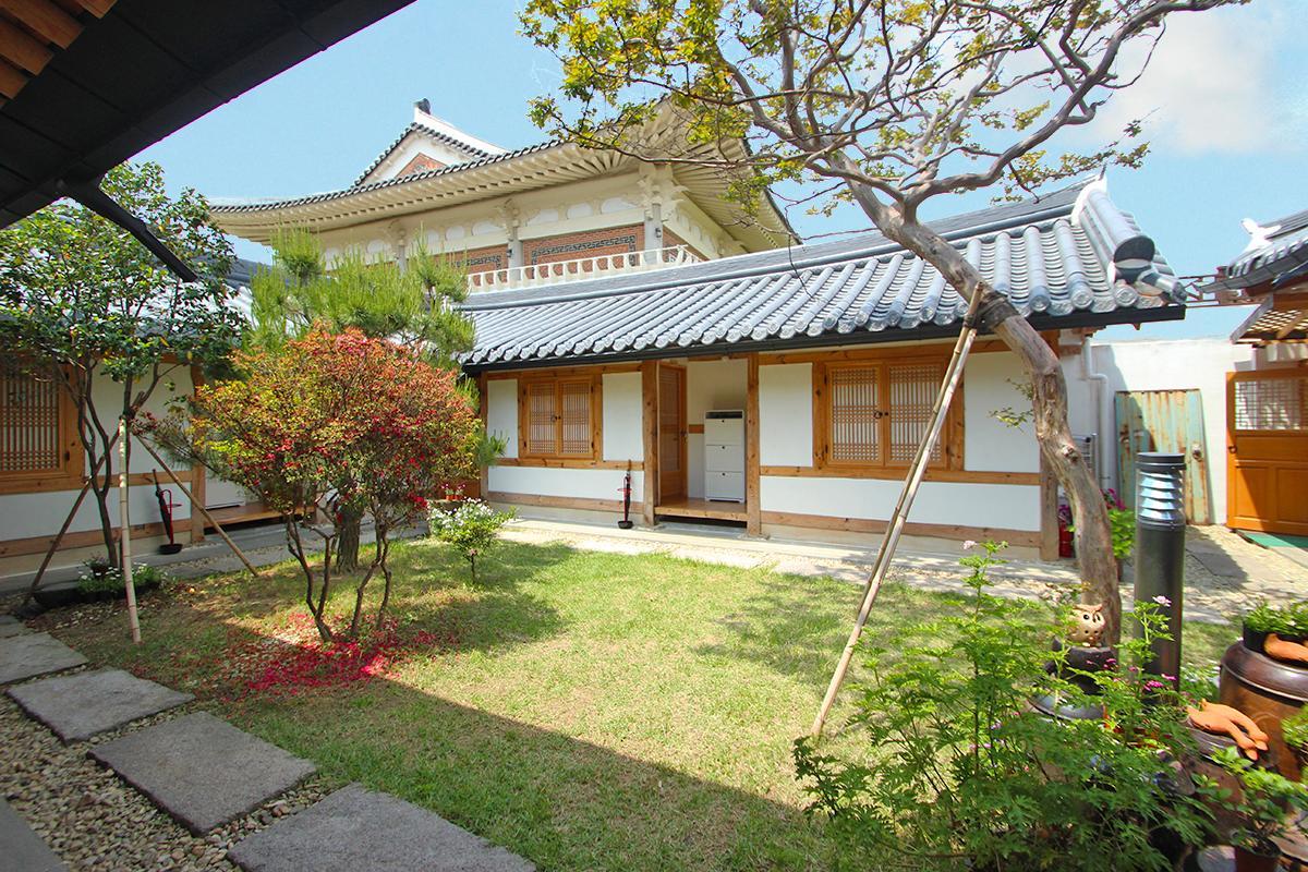 Sarangnamoo Hanok Guesthouse Jeonju Extérieur photo