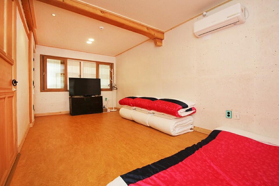 Sarangnamoo Hanok Guesthouse Jeonju Extérieur photo