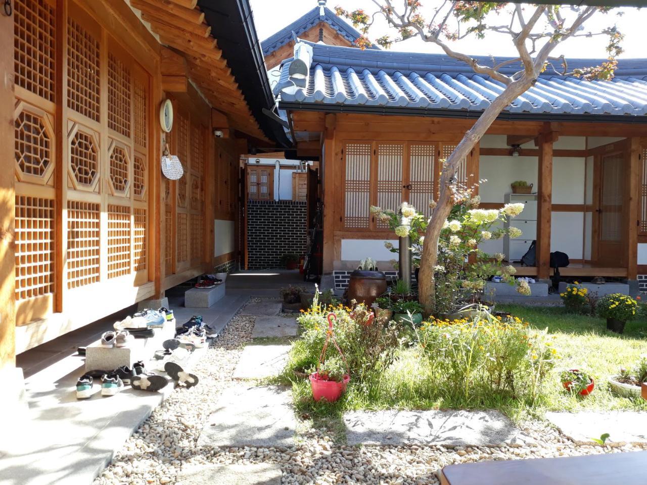 Sarangnamoo Hanok Guesthouse Jeonju Extérieur photo