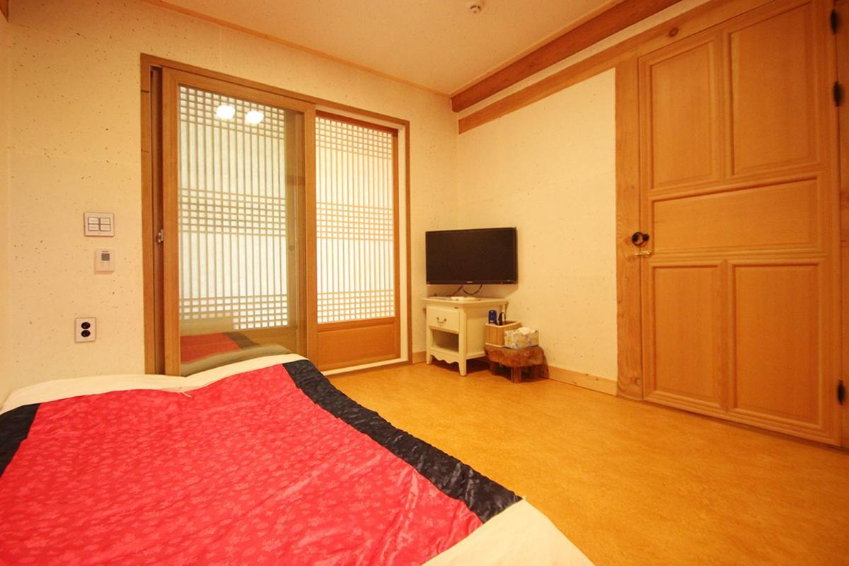 Sarangnamoo Hanok Guesthouse Jeonju Extérieur photo