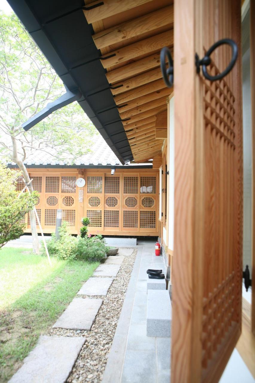 Sarangnamoo Hanok Guesthouse Jeonju Extérieur photo