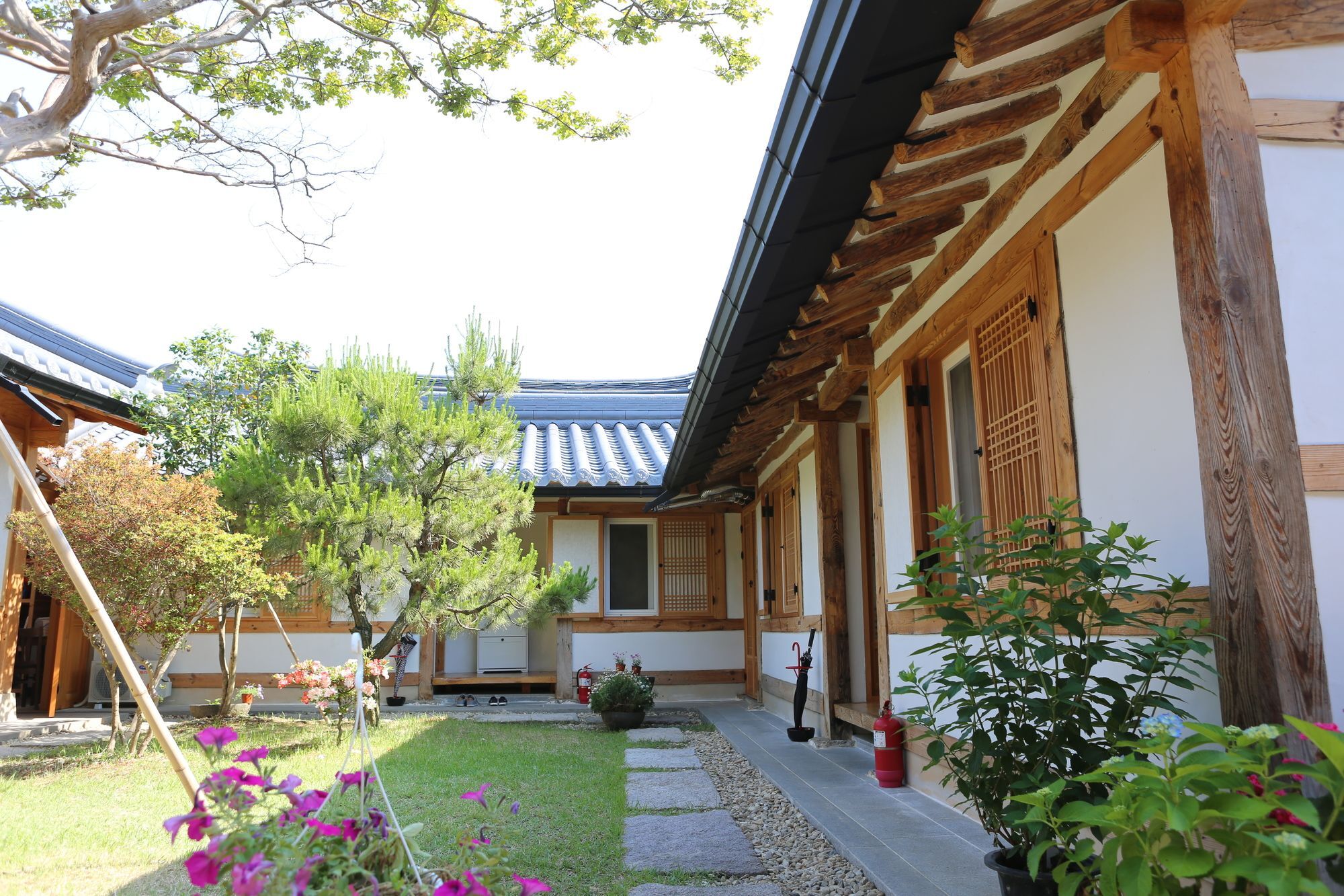 Sarangnamoo Hanok Guesthouse Jeonju Extérieur photo